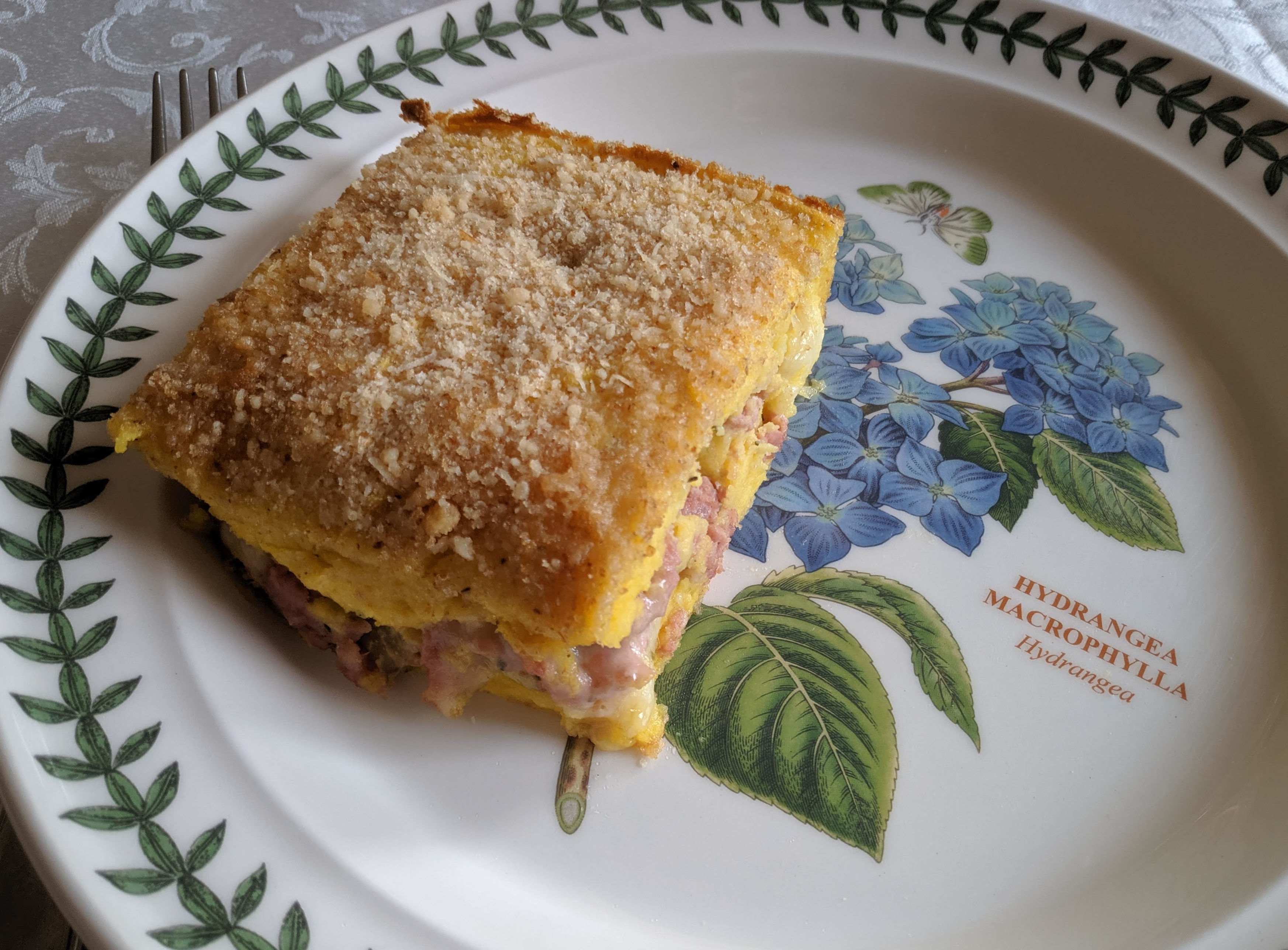 Un invitante foto di gateau di patate.